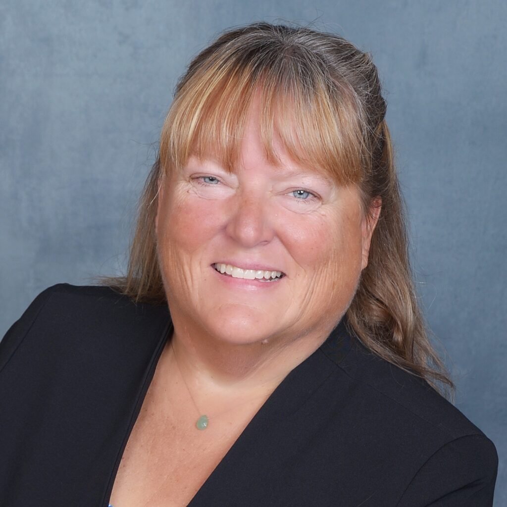 Lynn-Walsh-300dpi-Cropped-1024x1024